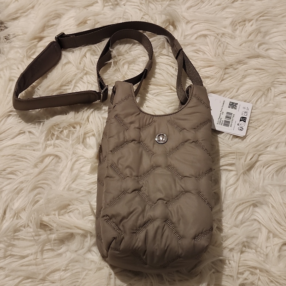 Lululemon Quilty Pleasures Phone Crossbody - Picture 2 of 10